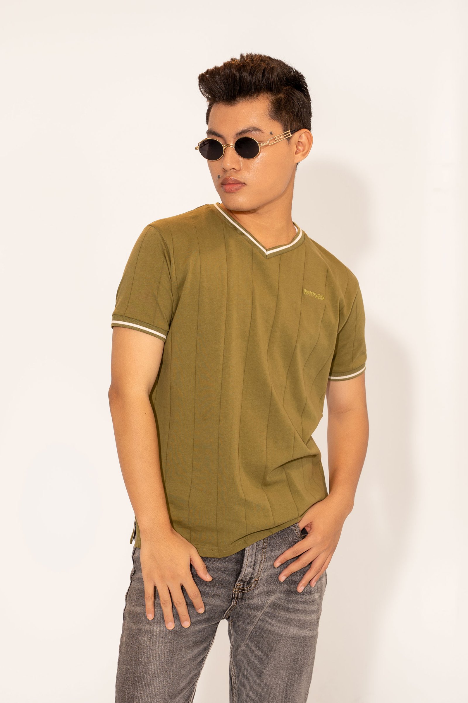 AMRISS Drop Needle V-Neck T-Shirt OLIVE gallery image